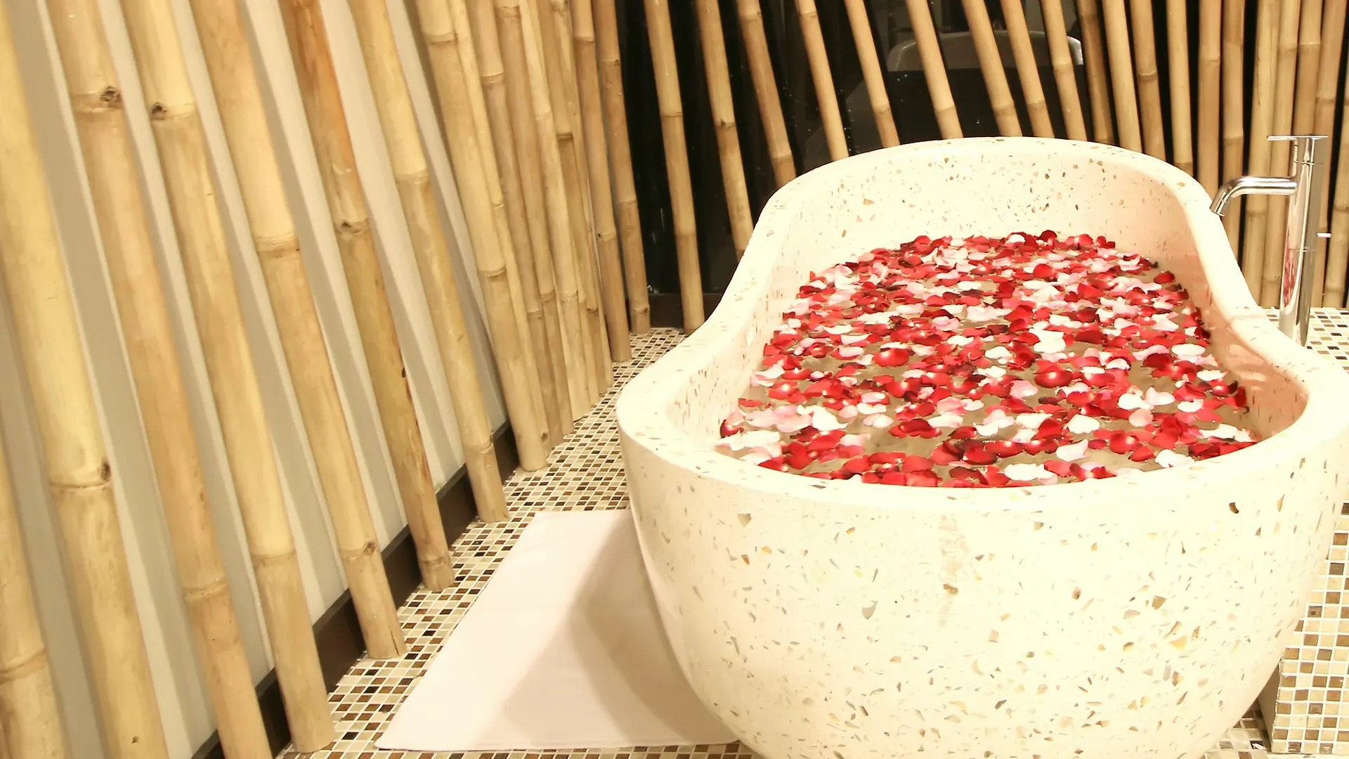 *** Ξενοδοχείο Seminyak Suites Ινδονησία