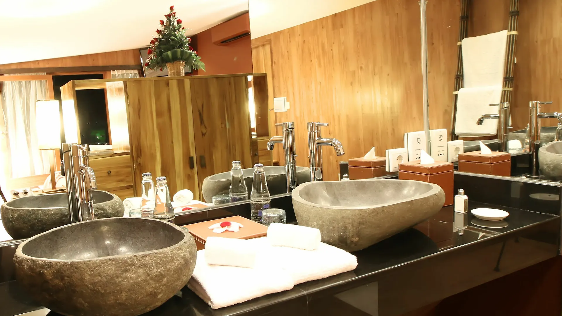 Seminyak Suites Отель Семиньяк