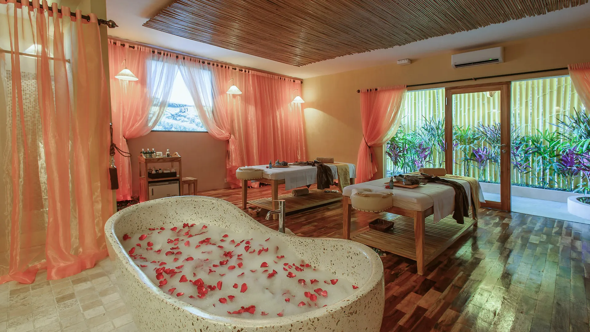 Seminyak Suites 3*, Семиньяк