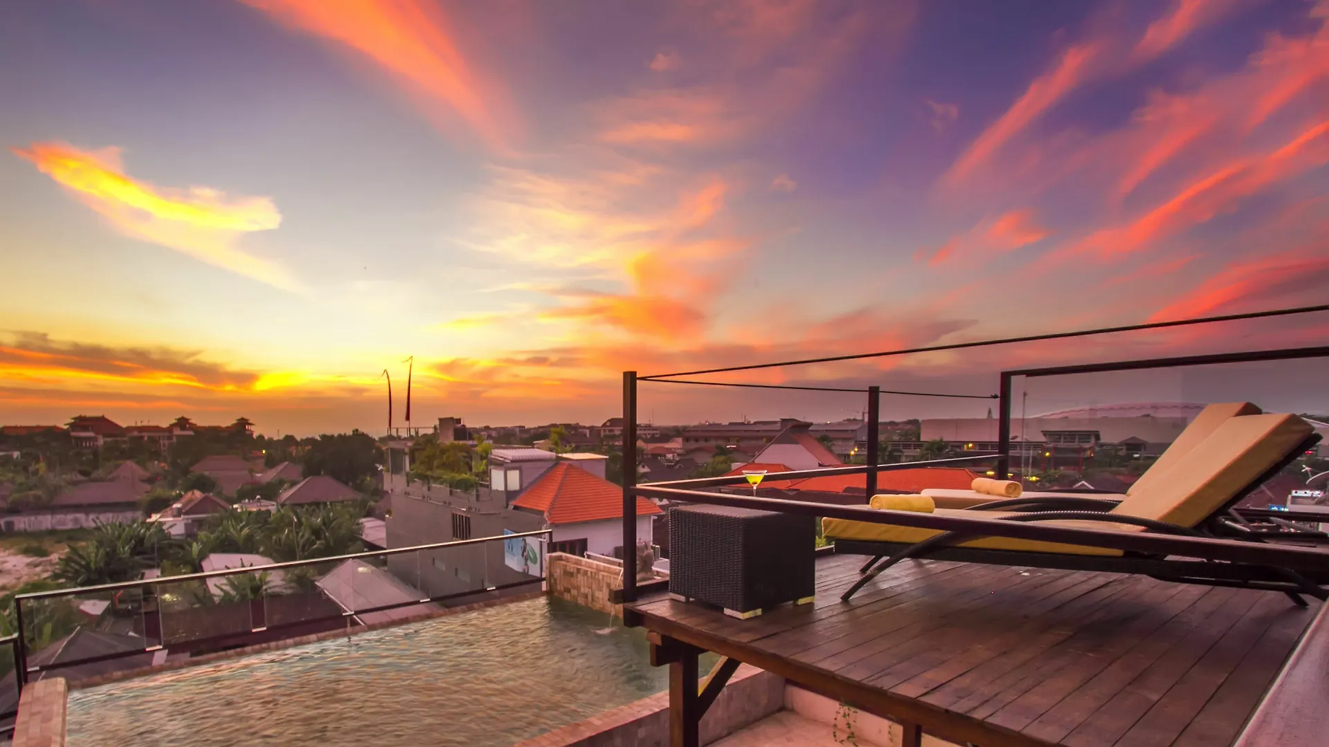 Отель Seminyak Suites