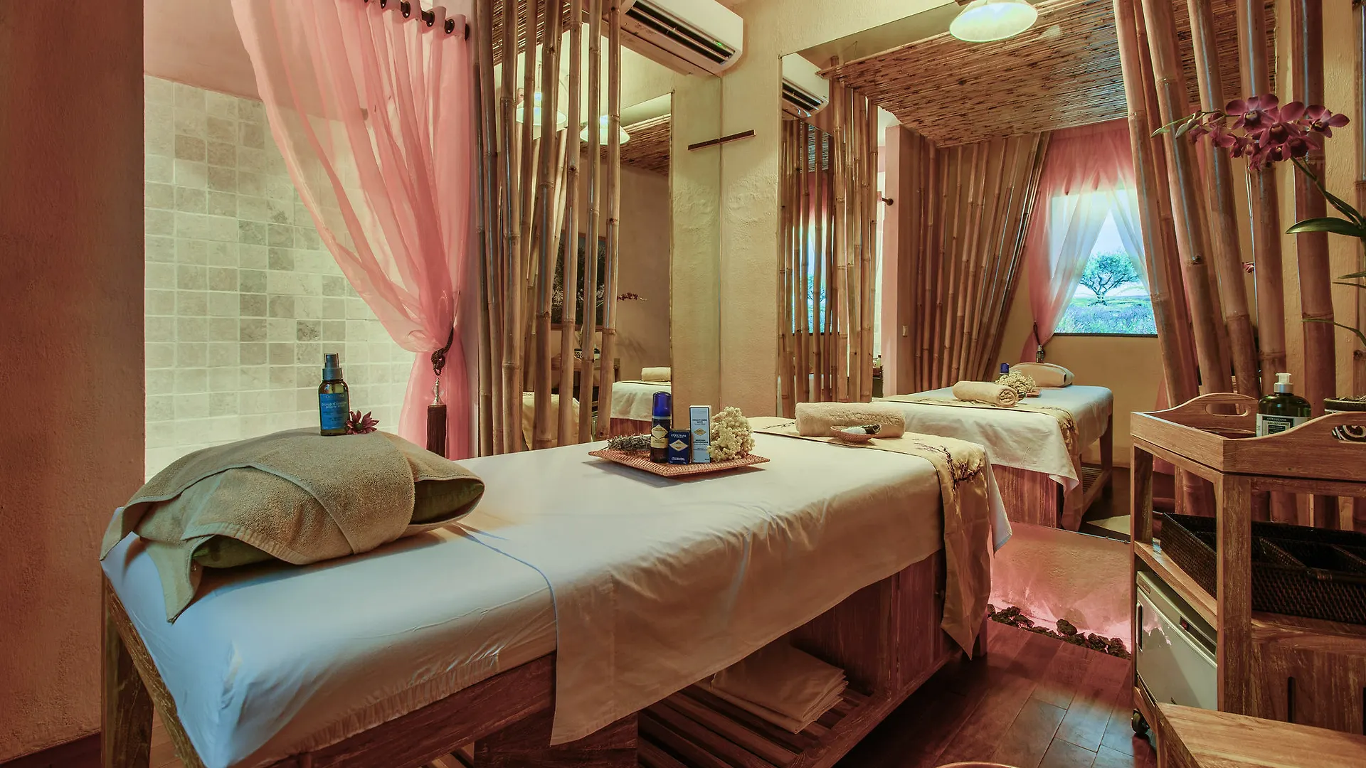 Seminyak Suites Индонезия