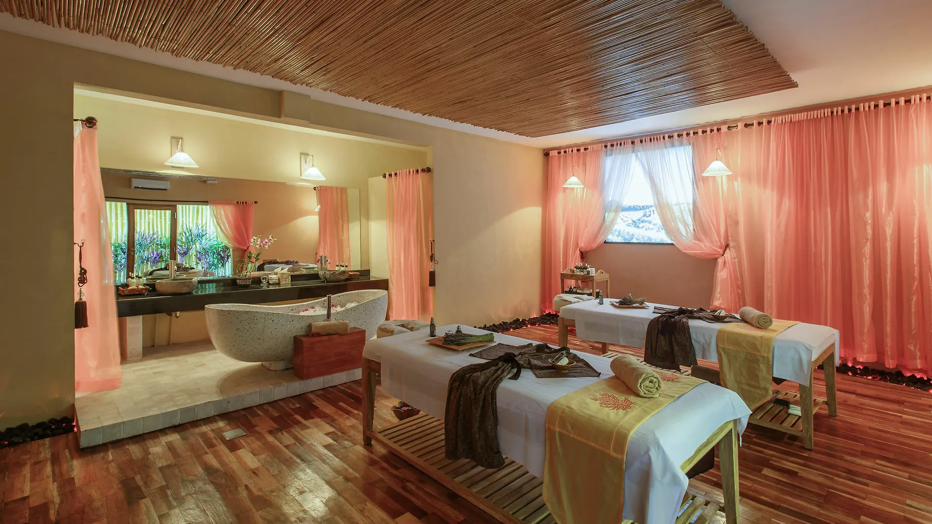 Seminyak Suites Отель